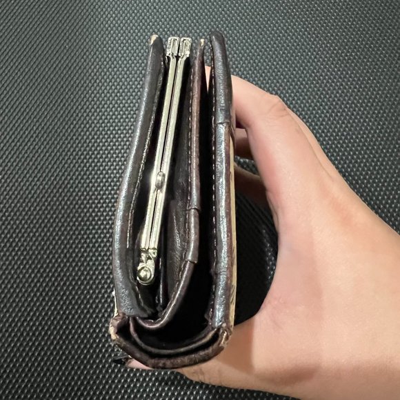 Burberry Nova Check Kiss Lock Wallet - Picture 8 of 9